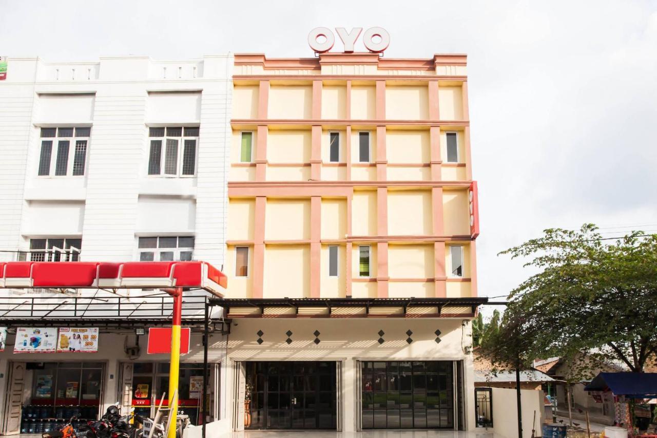 Oyo 2361 Hotel Winston Glugur Eksteriør bilde